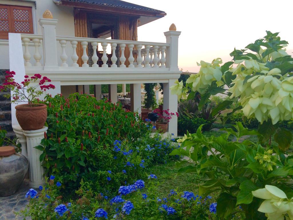 Ataalaya Farmhouse Batangas Exterior photo